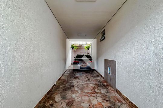 Garagem de apartamento à venda com 3 quartos, 180m² em Vila Bertioga, São Paulo