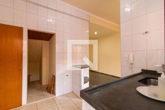 Cozinha de casa de condomínio para alugar com 2 quartos, 120m² em Parque das Universidades, Campinas