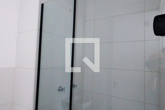 Banheiro de apartamento à venda com 2 quartos, 40m² em Jardim Maria Duarte, São Paulo