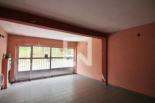 Garagem de casa à venda com 3 quartos, 156m² em Jardim Andrea Demarchi, São Bernardo do Campo
