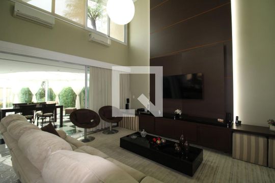 Sala de casa à venda com 4 quartos, 790m² em Água Fria, São Paulo