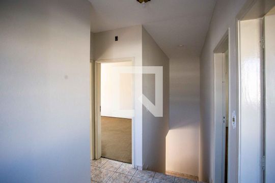 Circulação de casa à venda com 3 quartos, 325m² em Centro, Diadema