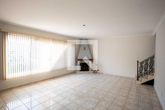 Casa à venda com 3 quartos, 325m² em Centro, Diadema