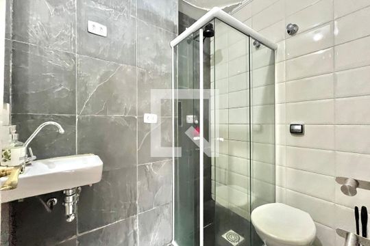 Banheiro Social de casa para alugar com 3 quartos, 140m² em Vila Clementino, São Paulo