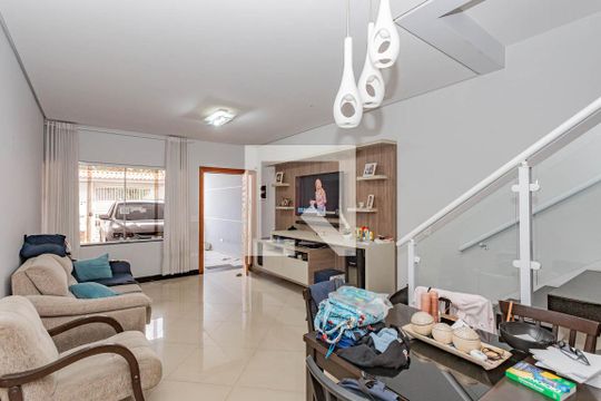 Sala de casa à venda com 4 quartos, 280m² em Vila Moinho Velho, São Paulo