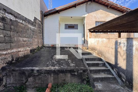 Fachada de casa à venda com 3 quartos, 243m² em Jardim dos Oliveiras, Campinas