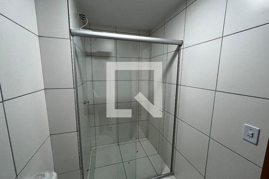 Banheiro de apartamento para alugar com 2 quartos, 32m² em Samambaia Norte (Samambaia), Brasília