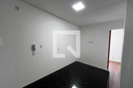 Sala de apartamento para alugar com 2 quartos, 32m² em Samambaia Norte (Samambaia), Brasília