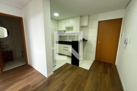 Sala de apartamento para alugar com 2 quartos, 32m² em Samambaia Norte (Samambaia), Brasília