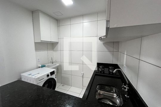 Cozinha de apartamento para alugar com 2 quartos, 32m² em Samambaia Norte (Samambaia), Brasília