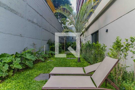 Área comum - Piscina de kitnet/studio para alugar com 1 quarto, 24m² em Pinheiros, São Paulo