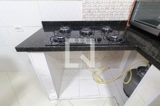 Cozinha de casa à venda com 4 quartos, 138m² em Vila Carmosina, São Paulo