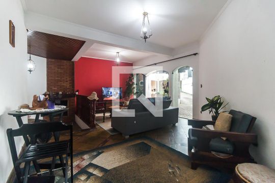 Casa para alugar com 4 quartos, 367m² em Biritiba, Poá