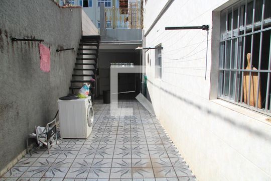 Casa 1 Area de Serviço e Quintal Escada acesso a Casa 3 de casa à venda com 4 quartos, 287m² em Jardim Figueira, Guarulhos