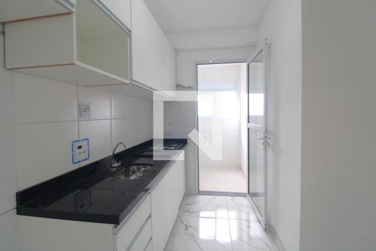 Cozinha de apartamento para alugar com 2 quartos, 43m² em Jardim Campo Grande, São Paulo