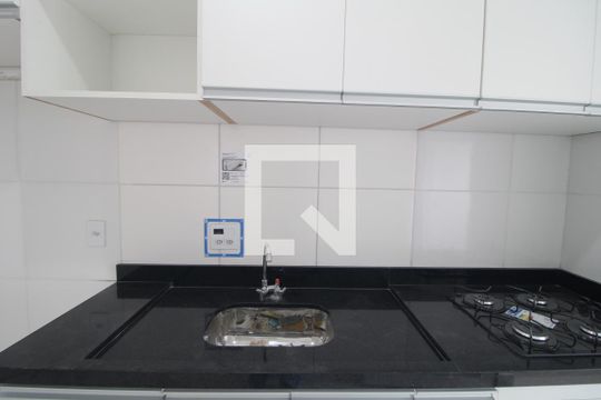 Cozinha de apartamento à venda com 2 quartos, 43m² em Jardim Campo Grande, São Paulo