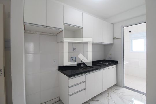Cozinha de apartamento para alugar com 2 quartos, 43m² em Jardim Campo Grande, São Paulo