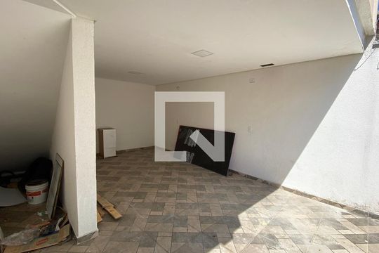 Garagem de casa à venda com 2 quartos, 85m² em Parque Novo Oratório, Santo André