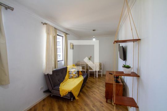 Sala de casa de condomínio para alugar com 1 quarto, 32m² em Alto da Glória, Curitiba