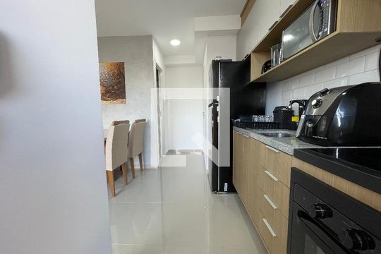 Cozinha de apartamento para alugar com 2 quartos, 38m² em Vila Butantã, São Paulo