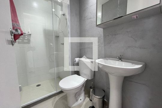 Banheiro de apartamento para alugar com 2 quartos, 38m² em Vila Butantã, São Paulo