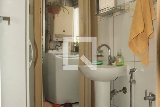 Banheiro de Serviço de apartamento à venda com 3 quartos, 98m² em Mirandópolis, São Paulo