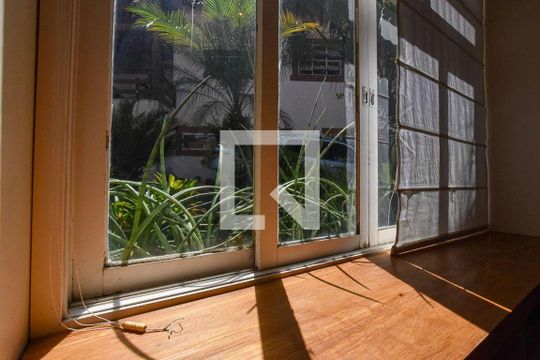 Casa à venda com 4 quartos, 200m² em Santa Rosa, Niterói