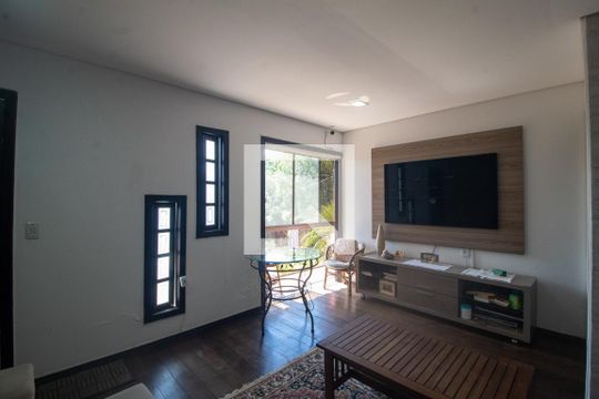 Sala de casa para alugar com 4 quartos, 451m² em Nonoai, Porto Alegre