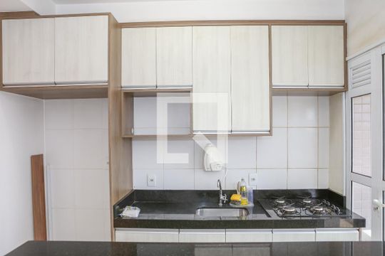 Cozinha de apartamento para alugar com 1 quarto, 38m² em Barra Funda, São Paulo
