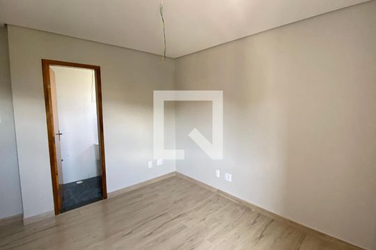 Suíte 1 de casa para alugar com 2 quartos, 130m² em Jardim Santo Alberto, Santo André