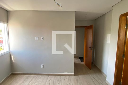 Suíte 1 de casa para alugar com 2 quartos, 130m² em Jardim Santo Alberto, Santo André