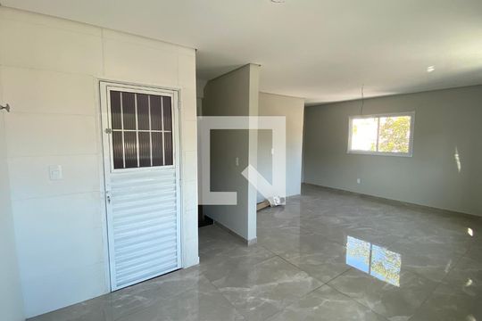 Casa para alugar com 2 quartos, 130m² em Jardim Santo Alberto, Santo André