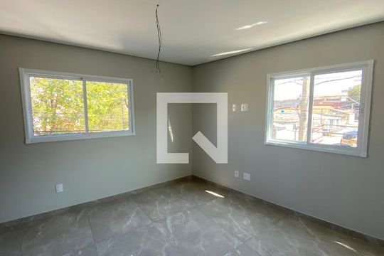 Sala de casa para alugar com 2 quartos, 130m² em Jardim Santo Alberto, Santo André
