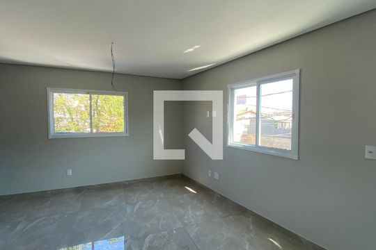 Sala de casa para alugar com 2 quartos, 130m² em Jardim Santo Alberto, Santo André
