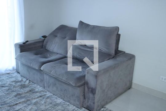 Casa de Condomínio para alugar com 3 quartos, 190m² em Jardim Semiramis, Cotia