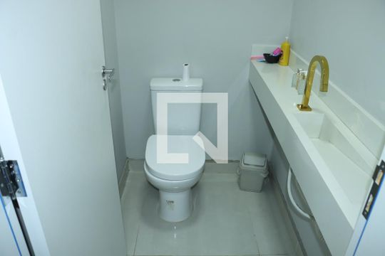 Casa de Condomínio para alugar com 3 quartos, 190m² em Jardim Semiramis, Cotia