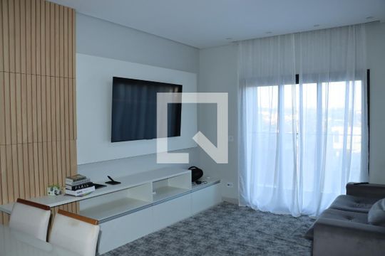 Casa de Condomínio para alugar com 3 quartos, 190m² em Jardim Semiramis, Cotia