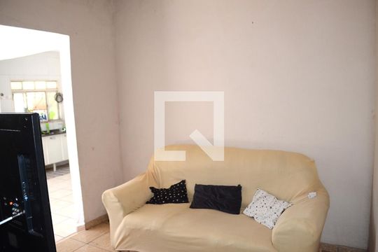Sala de TV de casa para alugar com 2 quartos, 160m² em Ribeiro de Abreu, Belo Horizonte