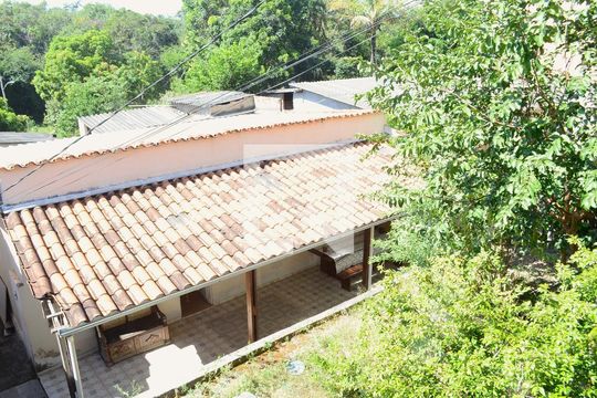 Vista de casa para alugar com 2 quartos, 160m² em Ribeiro de Abreu, Belo Horizonte