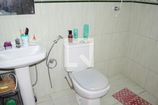 Banheiro da Suíte de casa para alugar com 2 quartos, 160m² em Ribeiro de Abreu, Belo Horizonte