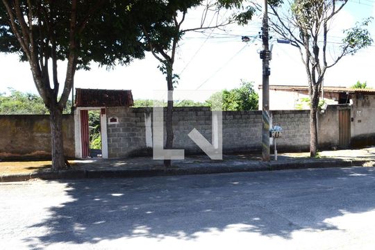Fachada de casa para alugar com 2 quartos, 160m² em Ribeiro de Abreu, Belo Horizonte