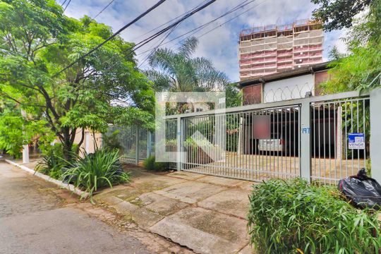 Fachada e Placa de casa para alugar com 8 quartos, 324m² em Butantã, São Paulo
