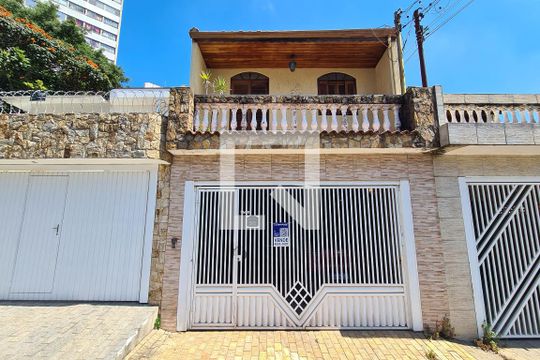 Fachada de casa à venda com 3 quartos, 250m² em Vila Independencia, São Paulo