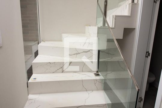 Escada de casa de condomínio à venda com 3 quartos, 209m² em Ipanema, Porto Alegre