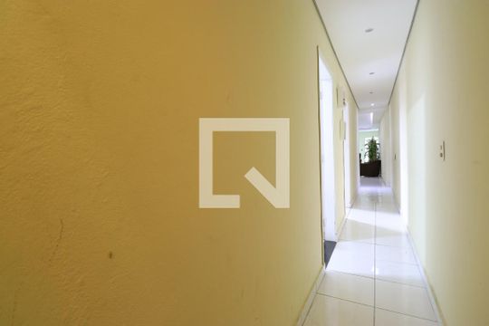 Corredor de apartamento para alugar com 3 quartos, 59m² em Água Branca, São Paulo