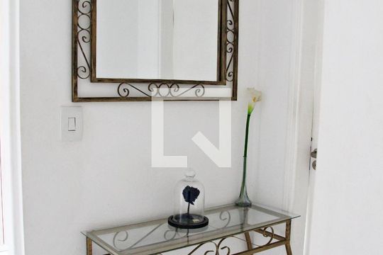Corredor de apartamento à venda com 2 quartos, 63m² em Parque Santo Antonio, Guarulhos