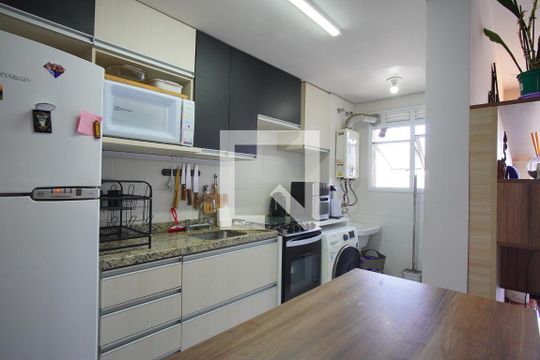 Cozinha de apartamento à venda com 2 quartos, 64m² em Jardim Carvalho, Porto Alegre