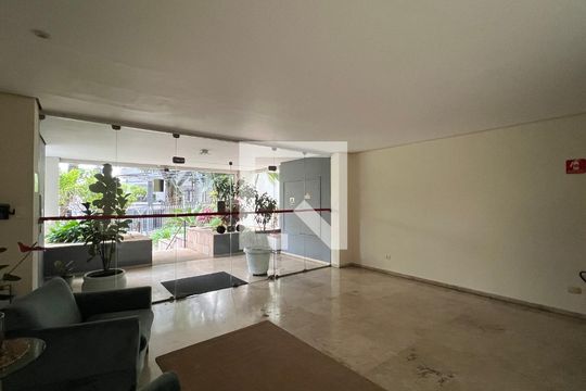 Hall de entrada de apartamento à venda com 1 quarto, 60m² em Vila Madalena, São Paulo