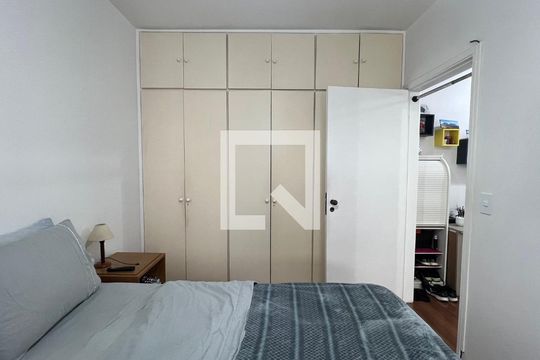 Quarto de apartamento à venda com 1 quarto, 60m² em Vila Madalena, São Paulo