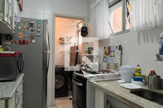 Cozinha de apartamento à venda com 1 quarto, 60m² em Vila Madalena, São Paulo